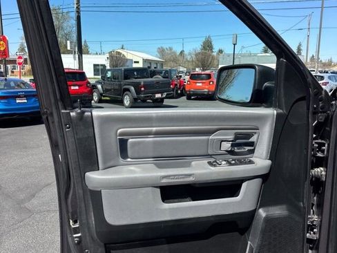 Used 2019 RAM 1500 Classic Warlock AWD/4WD image 10