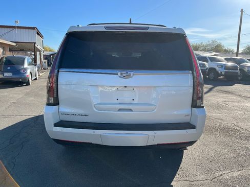 Used 2015 Cadillac Escalade Premium image 6