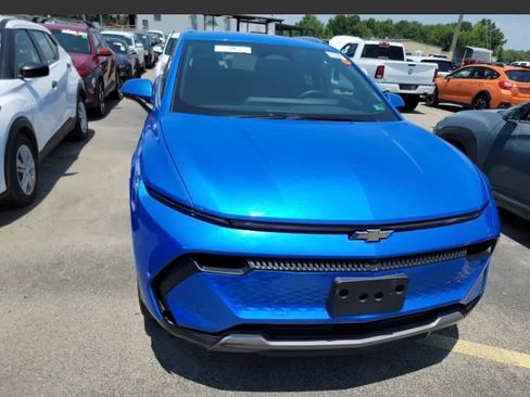 Used 2024 Chevrolet Equinox EV LT FWD image 10