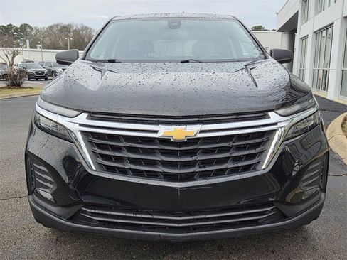 Used 2023 Chevrolet Equinox LS image 2