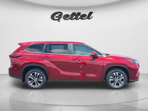 New 2026 Toyota Highlander XLE AWD/4WD image 4