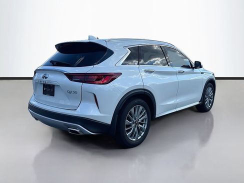Used 2023 INFINITI QX50 Luxe AWD/4WD image 3