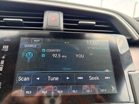 Used 2016 Honda Civic Touring image 19