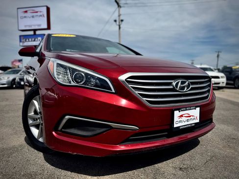 Used 2016 Hyundai Sonata SE image 1