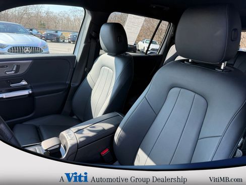 Used 2023 Mercedes-Benz EQB 300 4MATIC image 18