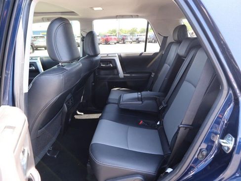 Used 2022 Toyota 4Runner SR5 Premium w/ Moonroof Package AWD/4WD image 10