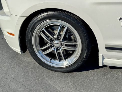 Used 2013 Ford Mustang Premium image 7