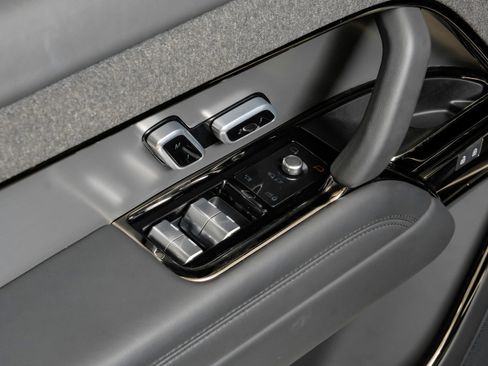 Used 2024 Land Rover Range Rover Sport SE AWD/4WD image 43