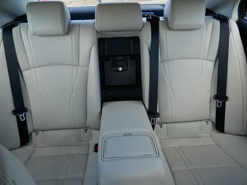 Used 2025 Lexus ES 350 Ultra Luxury image 11