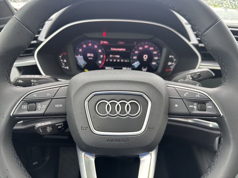 Certified 2025 Audi Q3 2.0T Premium w/ Convenience Package AWD/4WD image 10