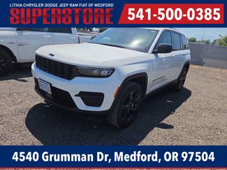Used 2025 Jeep Grand Cherokee Altitude AWD/4WD video 1