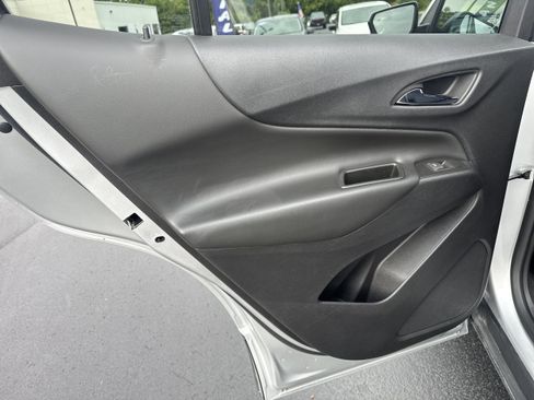 Used 2022 Chevrolet Equinox LT FWD image 8