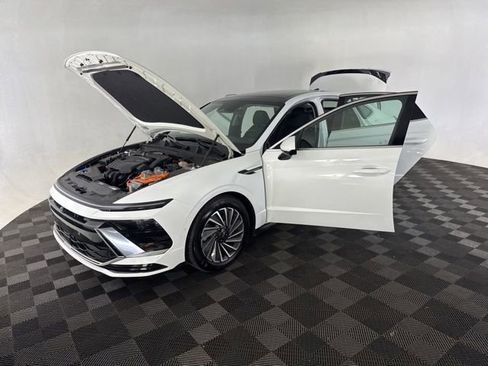 Used 2025 Hyundai Sonata Limited FWD image 13