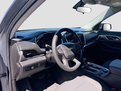 Used 2019 Chevrolet Traverse LS FWD image 9