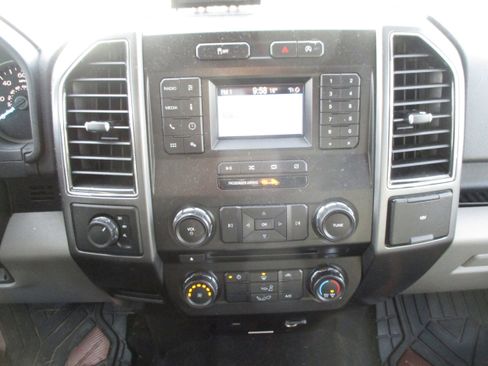 Used 2018 Ford F150 XLT image 13