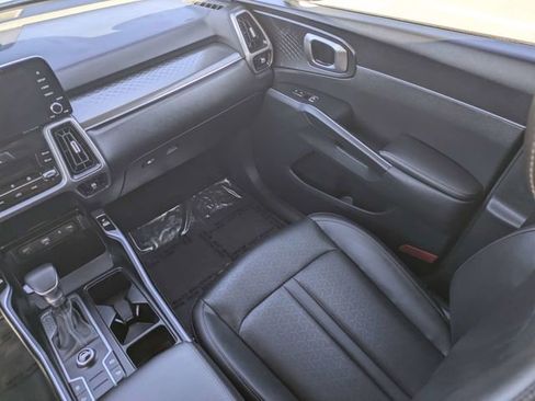 Used 2023 Kia Sorento S w/ Panoramic Sunroof Package image 16