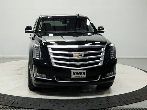 Used 2017 Cadillac Escalade Premium Luxury AWD/4WD image 3