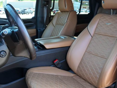 Used 2022 Cadillac Escalade Sport w/ Touring Package AWD/4WD image 16
