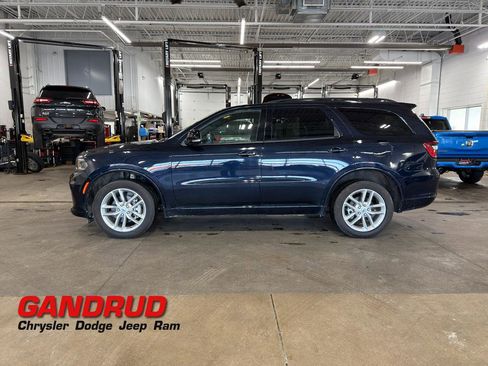 Used 2024 Dodge Durango GT image 1