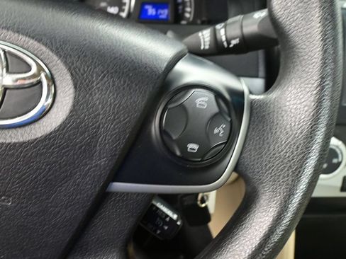 Used 2014 Toyota Camry LE FWD image 32