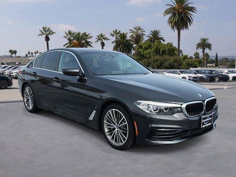 Used 2019 BMW 530e w/ Premium Package image 3