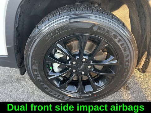 Certified 2023 Jeep Cherokee Altitude Lux AWD/4WD image 20