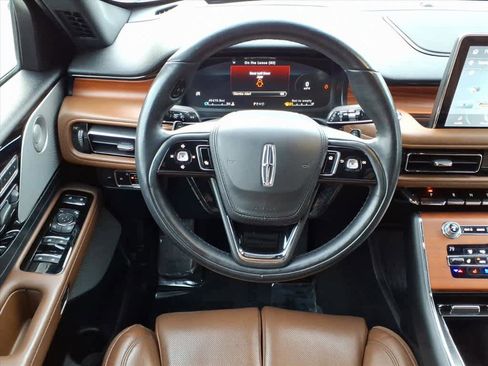 Used 2020 Lincoln Aviator Reserve w/ Equipment Group 202A image 7