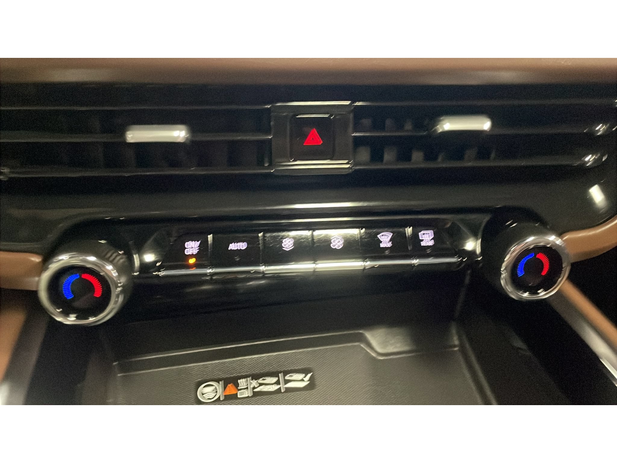 Used 2025 Chevrolet Suburban High Country w/ Sun And Tow Package AWD/4WD image 14