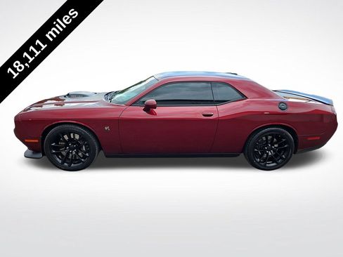 Used 2022 Dodge Challenger R/T Scat Pack w/ Shaker Package RWD image 3