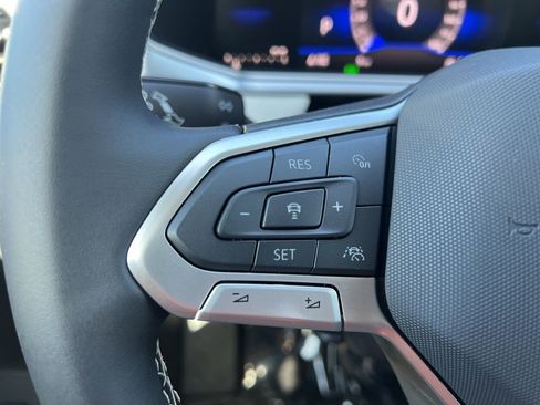 New 2025 Volkswagen Taos SE image 27