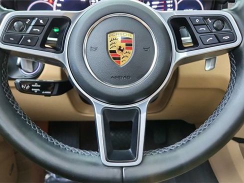 Used 2022 Porsche Cayenne image 39