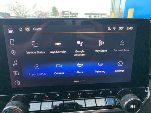 Used 2025 Chevrolet Colorado Z71 w/ Technology Package AWD/4WD image 20