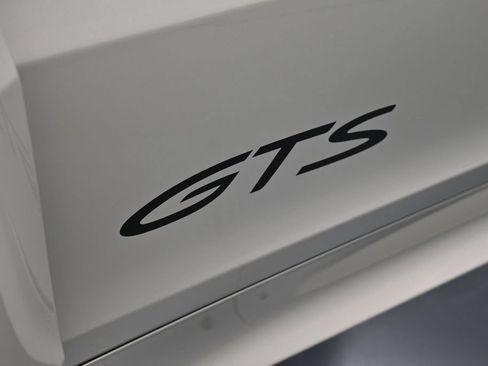 Used 2026 Porsche Cayenne GTS AWD/4WD image 38