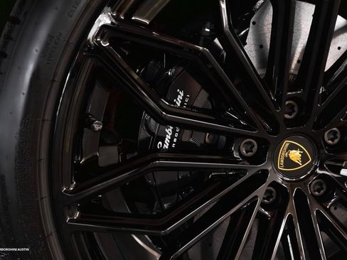 New 2025 Lamborghini Urus SE image 19