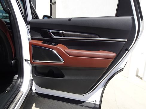 Used 2024 Kia Telluride SX Prestige AWD/4WD image 18