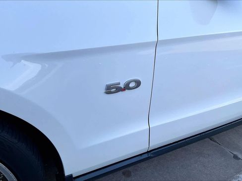 Used 2012 Ford Mustang GT Premium w/ Electronics Pkg RWD image 10