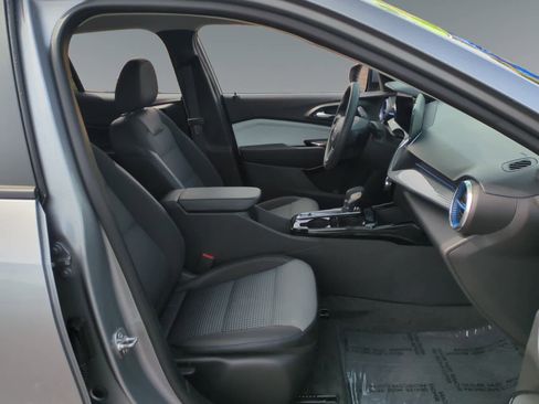 Used 2024 Chevrolet Trax LT image 15