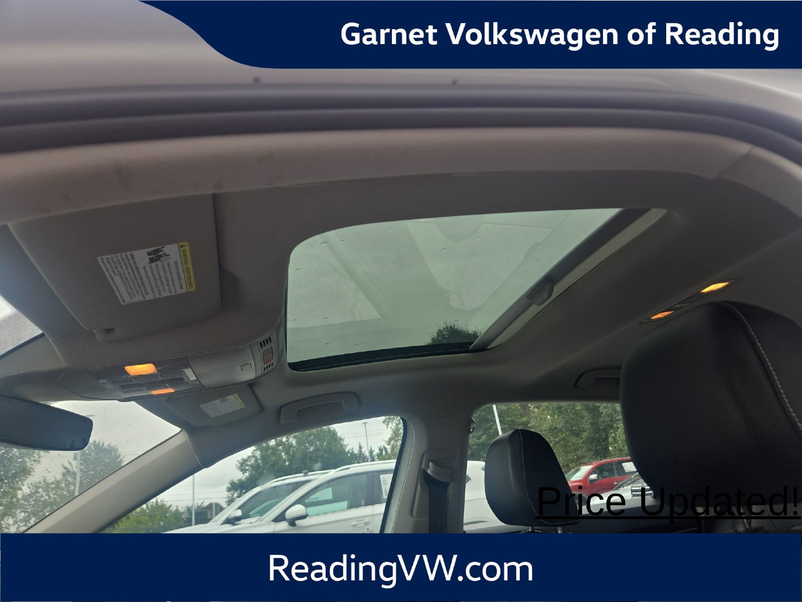 Used 2025 Volkswagen Jetta SE w/ Sunroof Package FWD image 12
