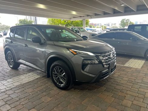 Used 2025 Nissan Rogue S FWD image 9