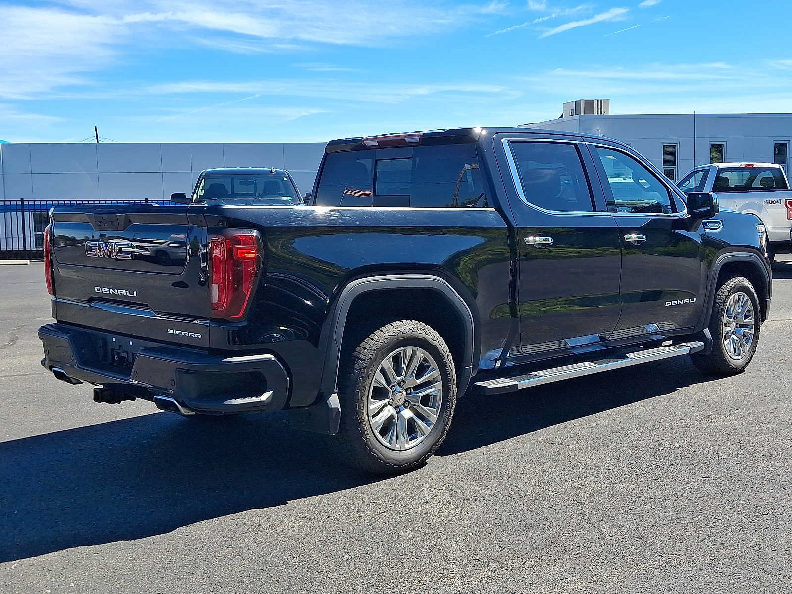 Used 2022 GMC Sierra 1500 Denali w/ Driver Alert Package II AWD/4WD image 6
