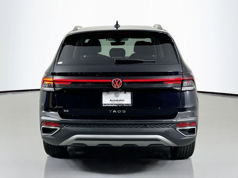 New 2025 Volkswagen Taos SE image 5