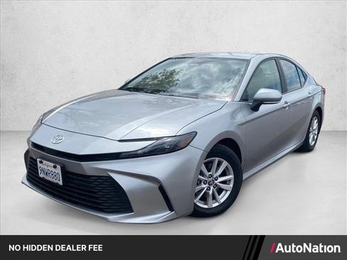 Used 2025 Toyota Camry LE FWD image 1