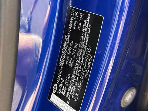 Used 2023 Hyundai Elantra SEL w/ Convenience Package image 39