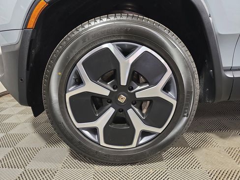 Used 2024 Rivian R1S Adventure AWD/4WD image 9
