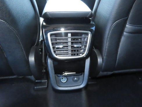 Used 2023 Lincoln Nautilus FWD w/ Premium Package image 20