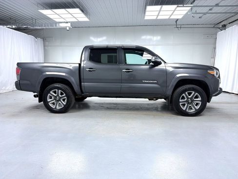 Certified 2018 Toyota Tacoma Limited AWD/4WD image 10