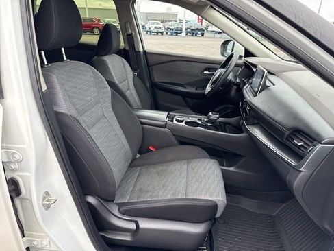 Used 2023 Nissan Rogue SV image 17