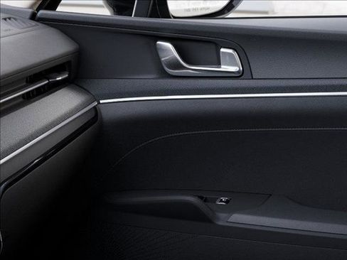 New 2026 Kia K5 LXS FWD image 25