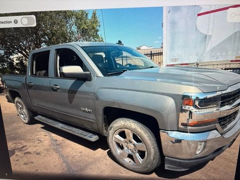 Used 2017 Chevrolet Silverado 1500 LT w/ Texas Edition RWD image 2
