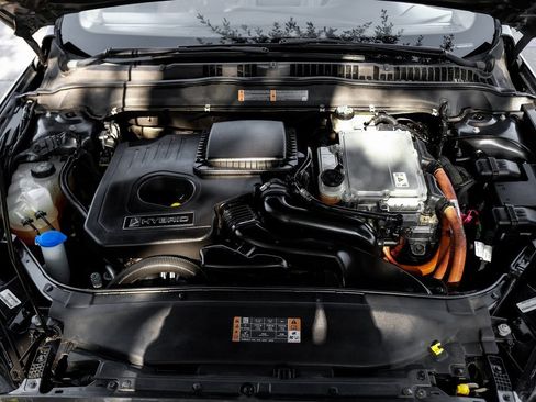 Used 2017 Ford Fusion Titanium image 7